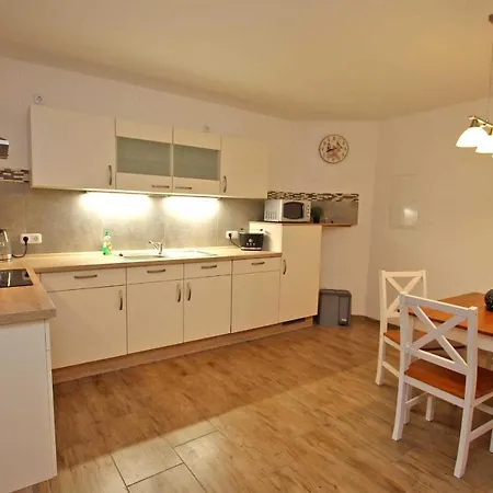 Ferienwohnung Gruenow See 10411